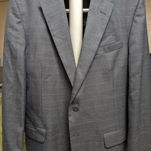 Classic Men's Gray Check Blazer - Modern Tailored Look